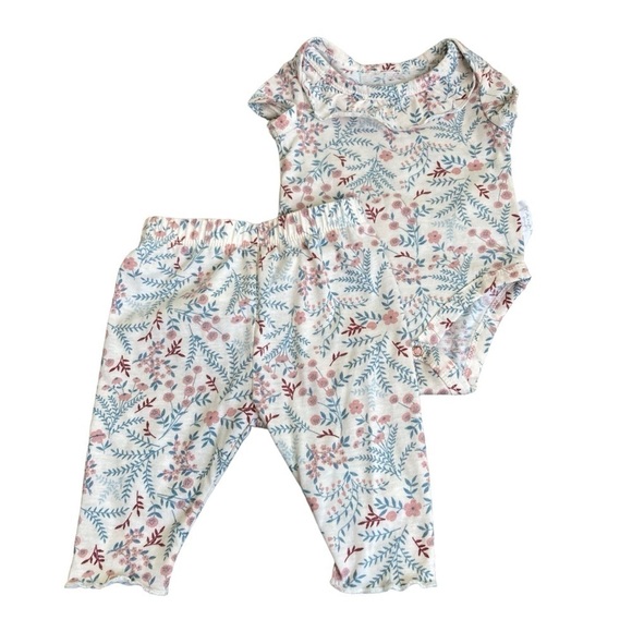 Tahari Baby Girls Summer Bodysuit /Onsie & Pant Set Ivory Floral Print Sz 0-3 mo - Picture 1 of 13